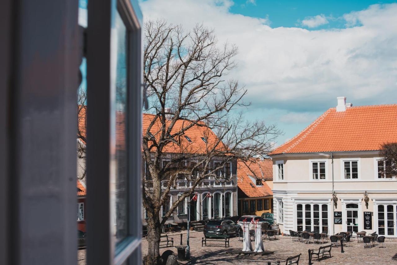 Kjobing Manor Bed & Breakfast Ærøskøbing Екстериор снимка