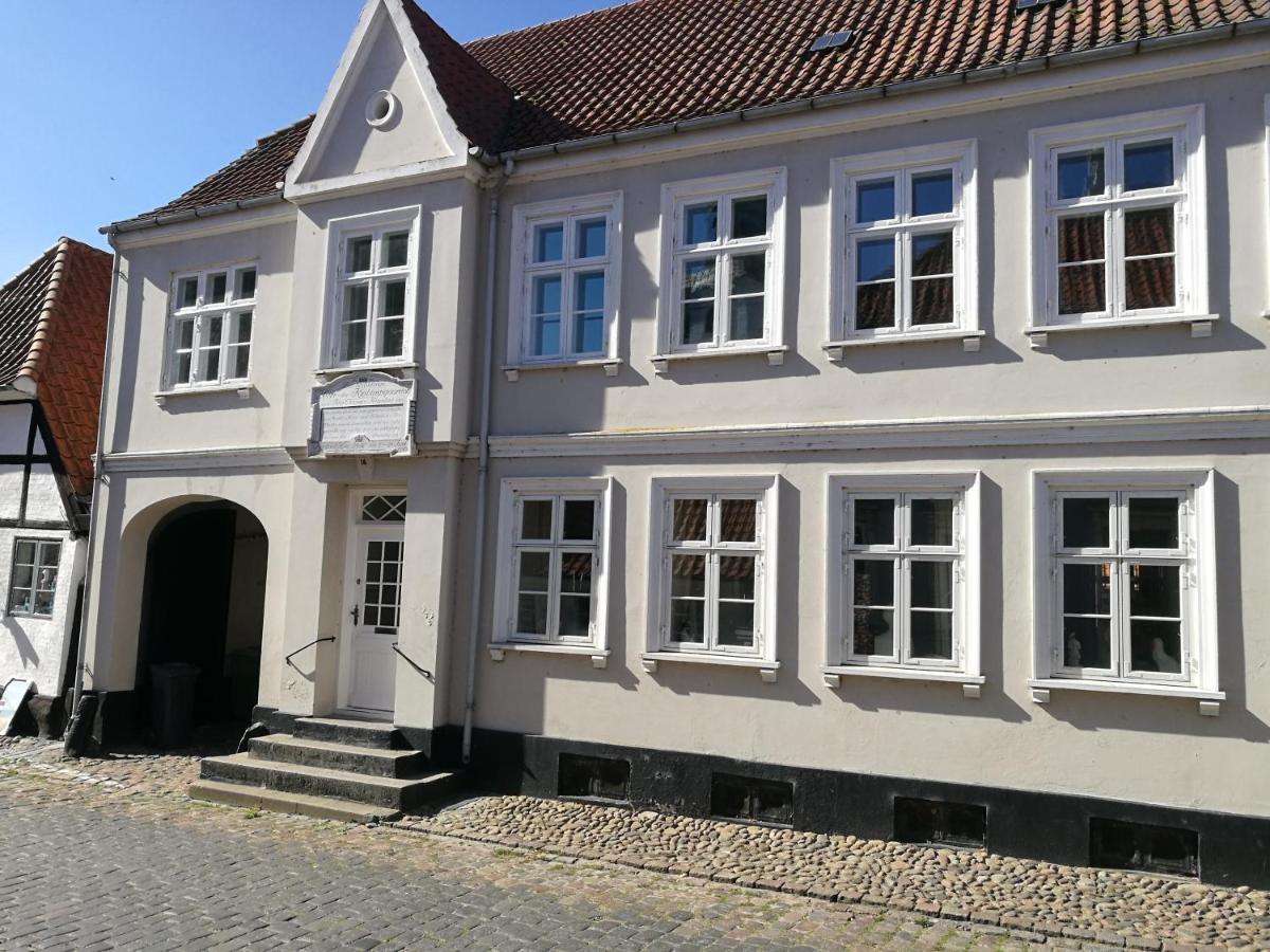 Kjobing Manor Bed & Breakfast Ærøskøbing Екстериор снимка