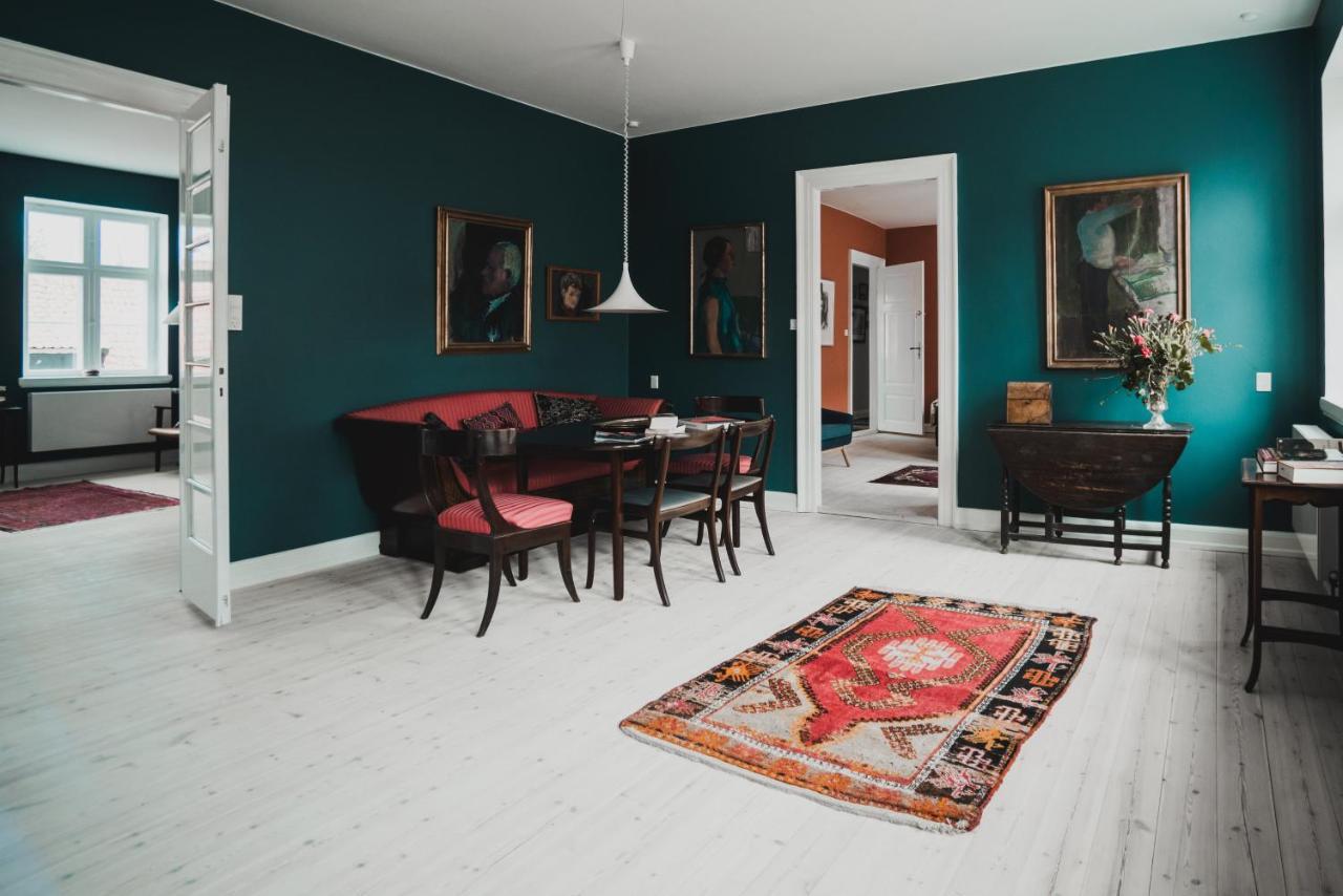 Kjobing Manor Bed & Breakfast Ærøskøbing Екстериор снимка