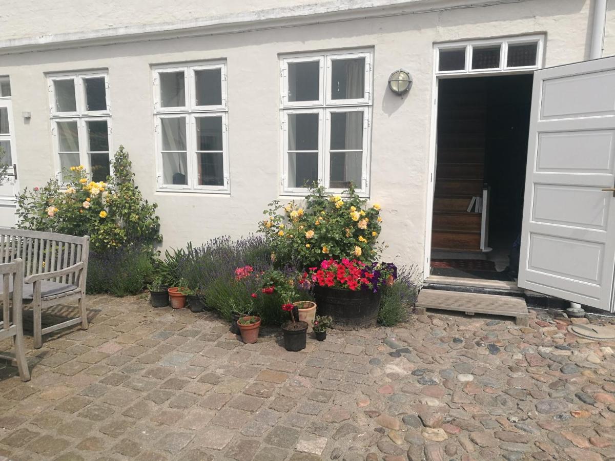 Kjobing Manor Bed & Breakfast Ærøskøbing Екстериор снимка
