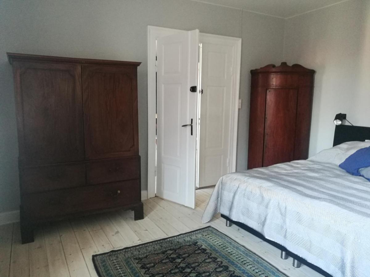 Kjobing Manor Bed & Breakfast Ærøskøbing Екстериор снимка