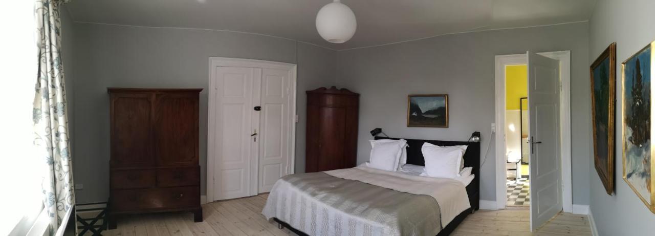 Kjobing Manor Bed & Breakfast Ærøskøbing Екстериор снимка