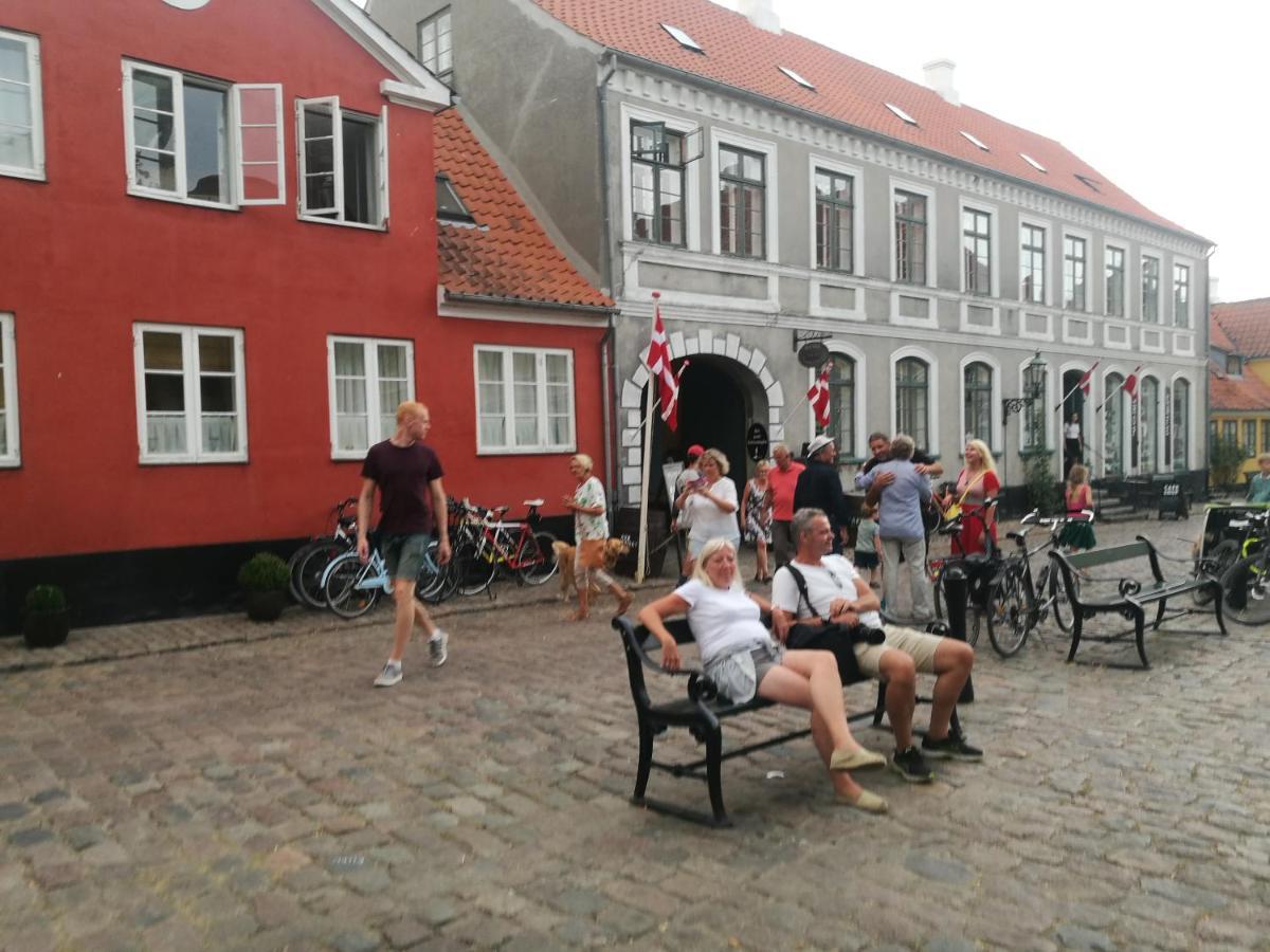 Kjobing Manor Bed & Breakfast Ærøskøbing Екстериор снимка